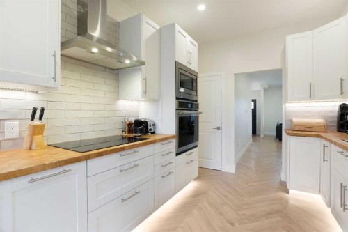 1032 18 Avenue Se, Calgary, AB - Indoor Photo Showing Kitchen
