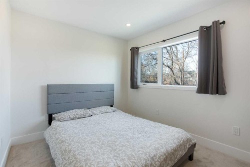1032 18 Avenue Se, Calgary, AB - Indoor Photo Showing Bedroom