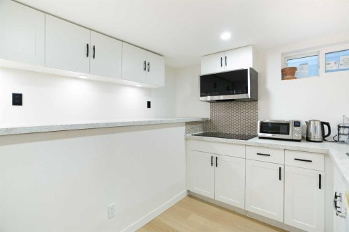 1032 18 Avenue Se, Calgary, AB - Indoor Photo Showing Kitchen
