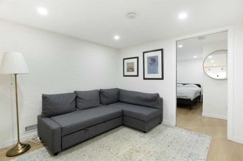 1032 18 Avenue Se, Calgary, AB - Indoor