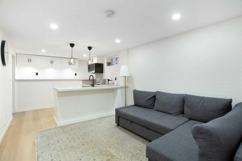 1032 18 Avenue Se, Calgary, AB - Indoor