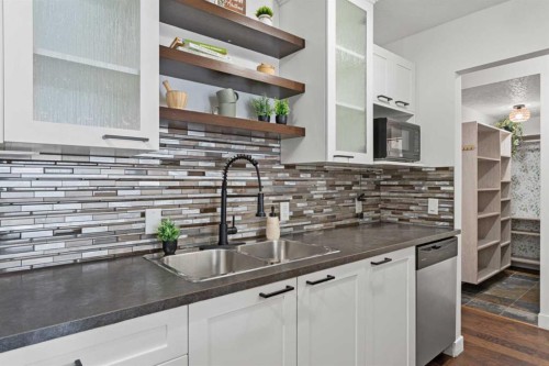 105-123 24 Avenue SW Calgary, AB T2S 0J8