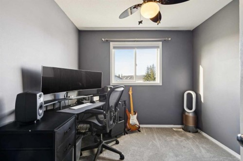 27 Everstone Way Sw, Calgary, AB - Indoor Photo Showing Office