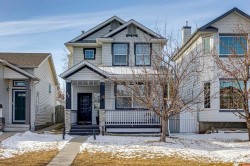 27 Everstone Way SW Calgary, AB T2Y 4E4