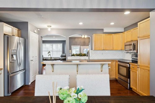 27 Everstone Way Sw, Calgary, AB - Indoor Photo Showing Kitchen With Upgraded Kitchen