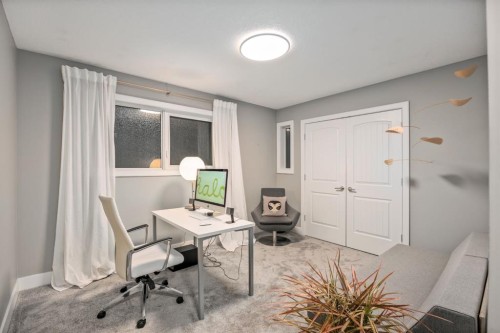 2915 17 Street Sw, Calgary, AB - Indoor Photo Showing Office