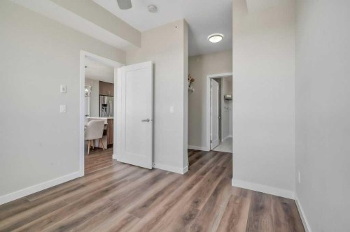 402-8531 8A Avenue Sw, Calgary, AB - Indoor Photo Showing Other Room