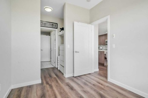 402-8531 8A Avenue Sw, Calgary, AB - Indoor Photo Showing Other Room