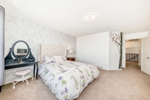 44 Aspen Hills Close Sw, Calgary, AB - Indoor Photo Showing Bedroom
