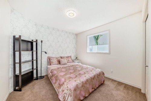 44 Aspen Hills Close Sw, Calgary, AB - Indoor Photo Showing Bedroom