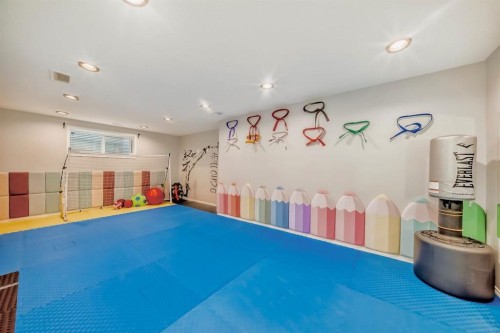 44 Aspen Hills Close Sw, Calgary, AB - Indoor Photo Showing Other Room