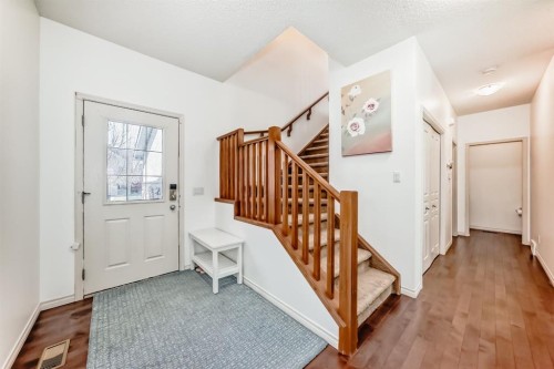 44 Aspen Hills Close Sw, Calgary, AB - Indoor Photo Showing Other Room