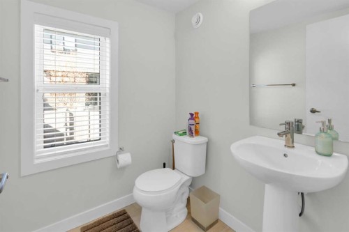 1206 Sage Meadows Gardens Nw, Calgary, AB - Indoor Photo Showing Bathroom