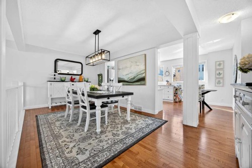 94 Candle Terrace Sw, Calgary, AB - Indoor Photo Showing Dining Room
