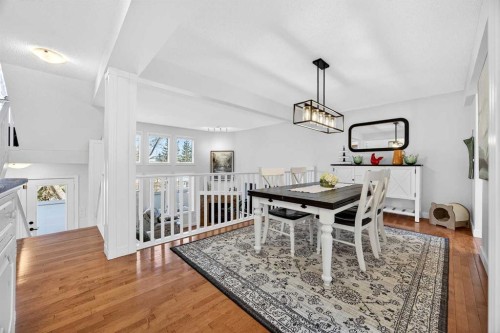 94 Candle Terrace Sw, Calgary, AB - Indoor Photo Showing Dining Room