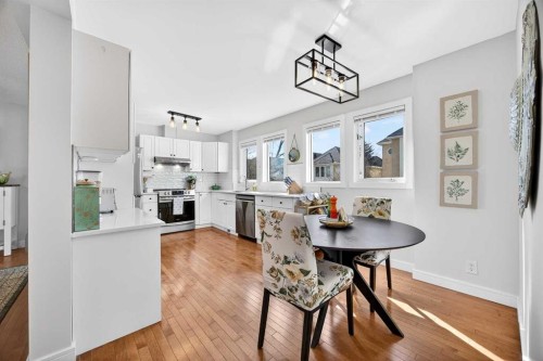 94 Candle Terrace Sw, Calgary, AB - Indoor Photo Showing Dining Room