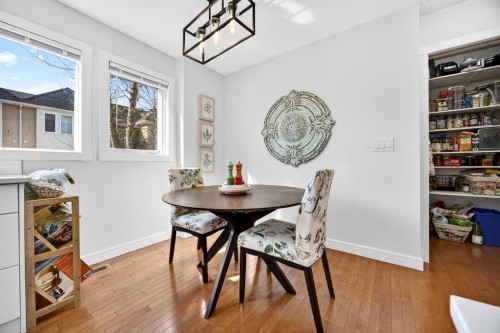 94 Candle Terrace Sw, Calgary, AB - Indoor Photo Showing Dining Room