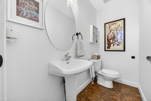 94 Candle Terrace Sw, Calgary, AB - Indoor Photo Showing Bathroom