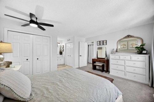 94 Candle Terrace Sw, Calgary, AB - Indoor Photo Showing Bedroom