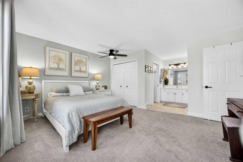 94 Candle Terrace Sw, Calgary, AB - Indoor Photo Showing Bedroom