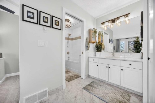 94 Candle Terrace Sw, Calgary, AB - Indoor