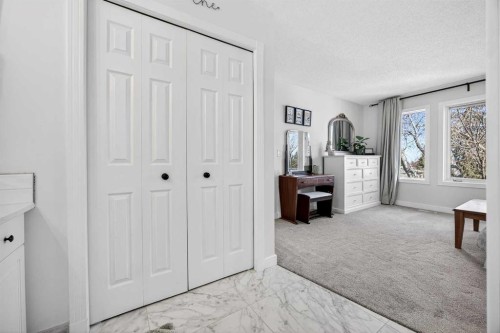 94 Candle Terrace Sw, Calgary, AB - Indoor Photo Showing Other Room