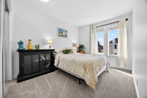 94 Candle Terrace Sw, Calgary, AB - Indoor Photo Showing Bedroom