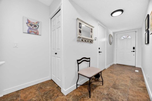 94 Candle Terrace Sw, Calgary, AB - Indoor Photo Showing Other Room