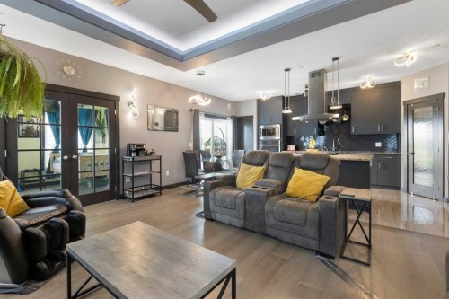670 Muirfield Crescent, Lyalta, AB - Indoor Photo Showing Living Room