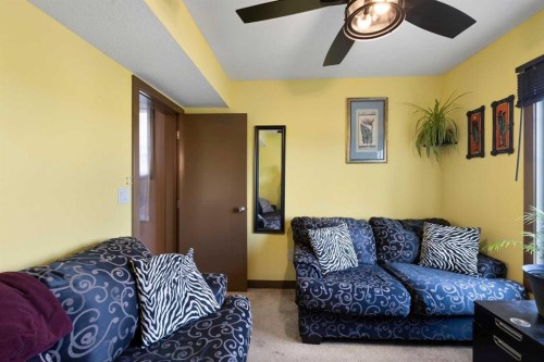 670 Muirfield Crescent, Lyalta, AB - Indoor