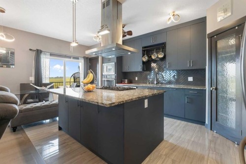 670 Muirfield Crescent, Lyalta, AB - Indoor Photo Showing Kitchen With Upgraded Kitchen