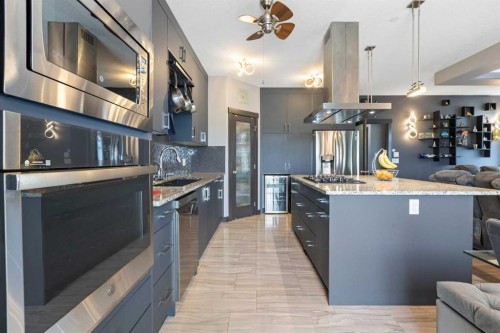 670 Muirfield Crescent, Lyalta, AB - Indoor Photo Showing Kitchen With Upgraded Kitchen