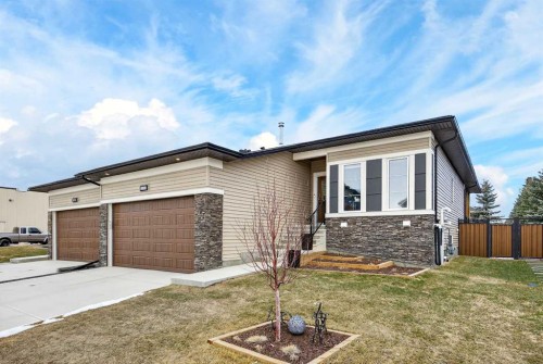 826 Mandalay Link  Carstairs, AB T0M 0N0