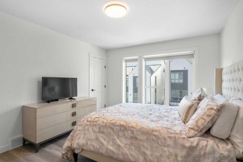 244 Sovereign Common Sw, Calgary, AB - Indoor Photo Showing Bedroom