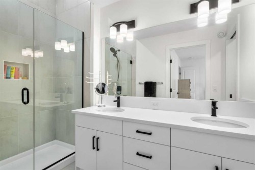 244 Sovereign Common Sw, Calgary, AB - Indoor Photo Showing Bathroom