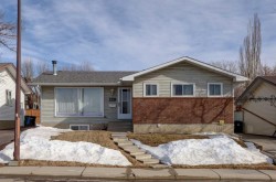 540 Lysander Drive SE Calgary, AB T2C 1L7