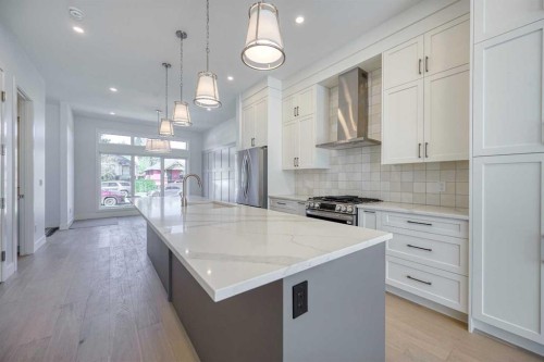 2008 26A Street Sw, Calgary, AB - Indoor Photo Showing Kitchen With Upgraded Kitchen