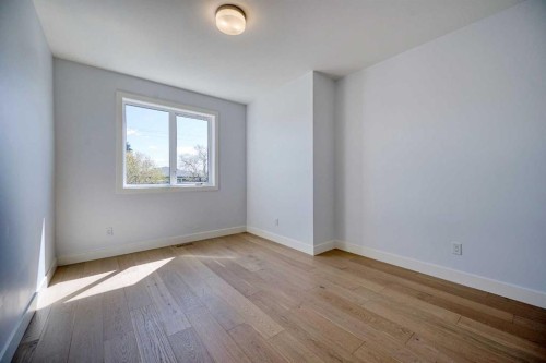 2008 26A Street Sw, Calgary, AB - Indoor Photo Showing Other Room