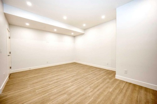 2008 26A Street Sw, Calgary, AB - Indoor Photo Showing Other Room