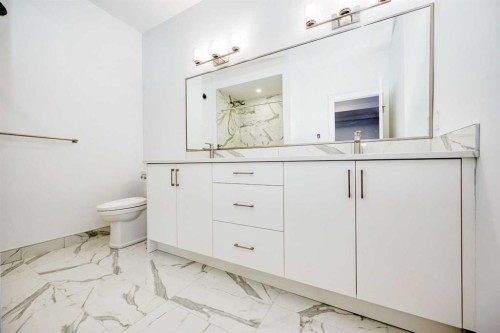2008 26A Street Sw, Calgary, AB - Indoor Photo Showing Bathroom