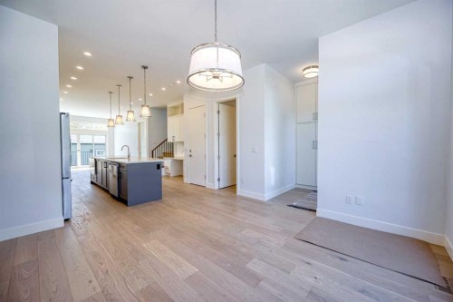 2008 26A Street Sw, Calgary, AB - Indoor