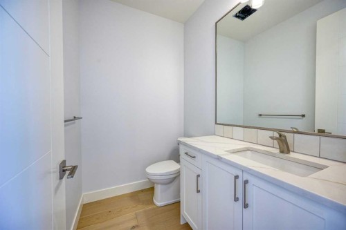 2008 26A Street Sw, Calgary, AB - Indoor Photo Showing Bathroom