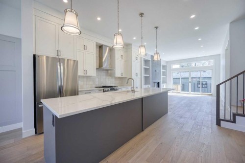2008 26A Street Sw, Calgary, AB - Indoor Photo Showing Kitchen With Upgraded Kitchen