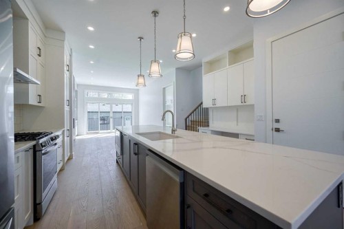2008 26A Street Sw, Calgary, AB - Indoor Photo Showing Kitchen With Upgraded Kitchen