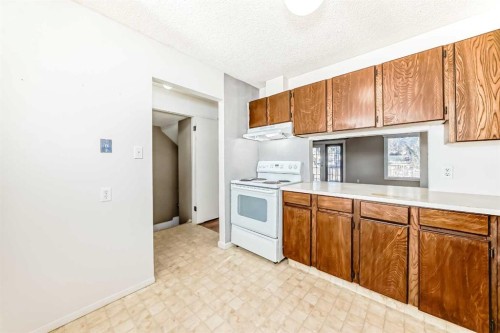 6-4630 46 Avenue, Olds, AB - Indoor Photo Showing Kitchen