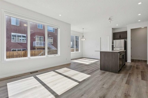 25 Yorkstone Row Sw, Calgary, AB - Indoor