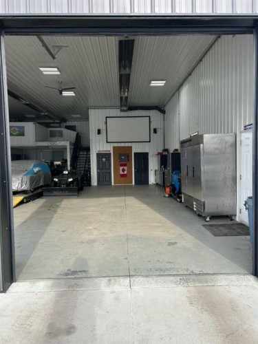 270165 Range Road 291 Se, Airdrie, AB - Indoor Photo Showing Garage