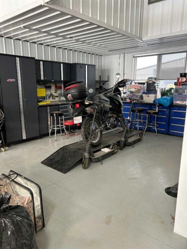 270165 Range Road 291 Se, Airdrie, AB - Indoor Photo Showing Garage