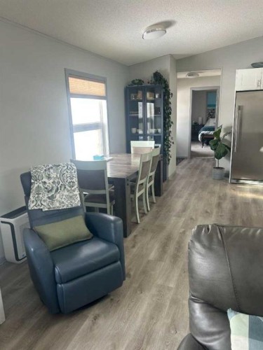 270165 Range Road 291 Se, Airdrie, AB - Indoor Photo Showing Living Room