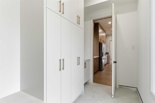 209 Windermere Road Sw, Calgary, AB - Indoor Photo Showing Other Room